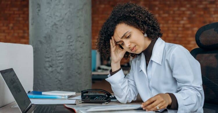 le burnout, également appelé syndrome d'épuisement professionnel, est un état de fatigue intense et de désespoir causé par un stress chronique lié au travail. découvrez les signes, symptômes et solutions pour faire face au burnout.